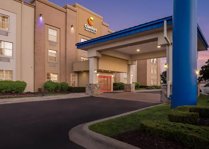 Comfort Inn & Suites Allen Park - Dearborn