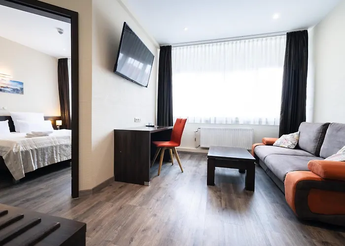 Home Hotel