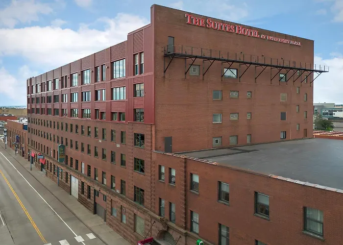 The Suites Hotel At Waterfront Plaza