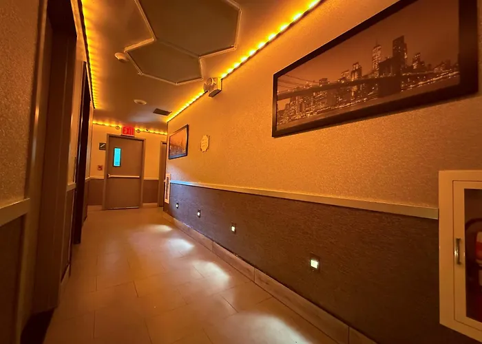 Umbrella Hotel Bronx