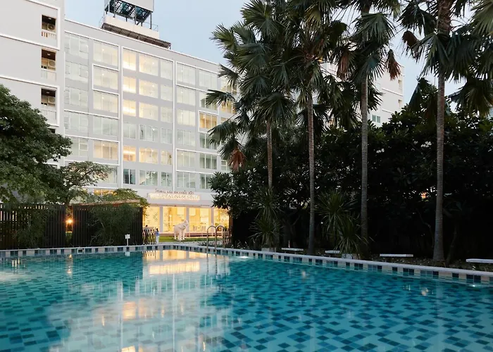 Sunday Platinum Suites