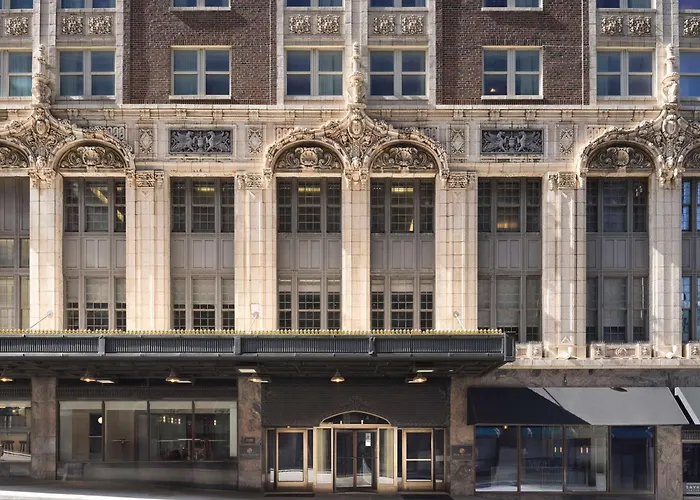 Hotel Phillips Kansas City, Curio Collection By Hilton