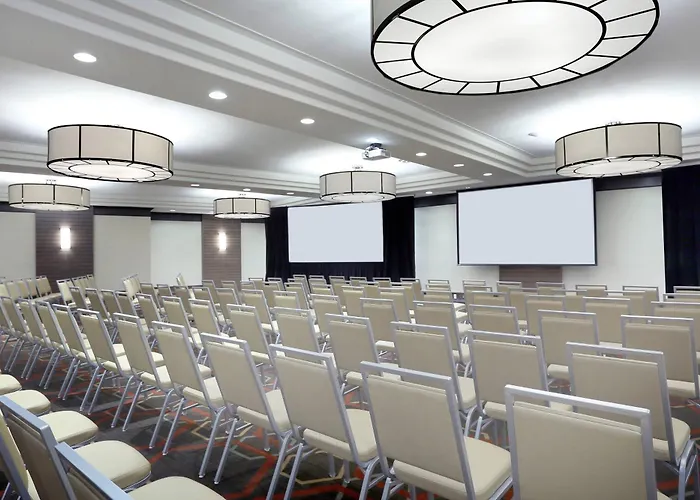 Wyndham Grand Fallsview Hotel