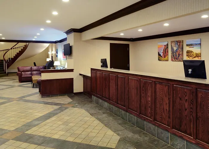 Greenwood Inn & Suites