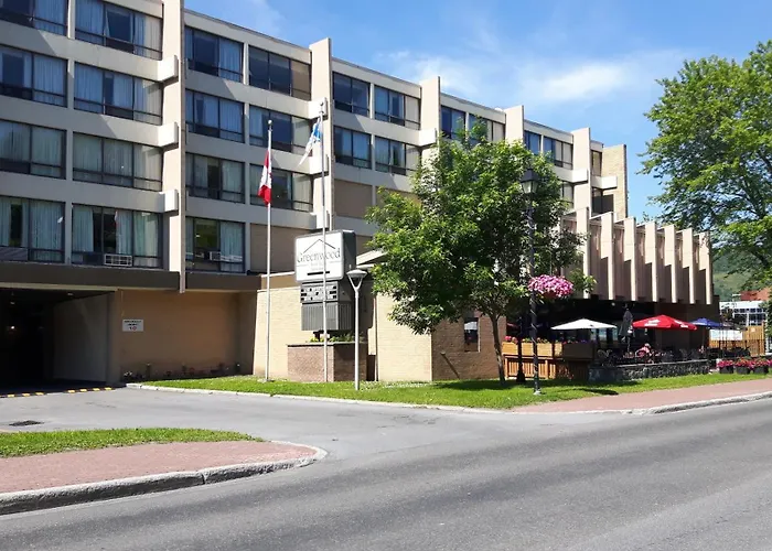 Greenwood Inn & Suites
