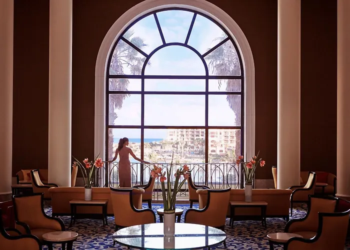 Hotel Corinthia St George'S Bay à San Ġiljan