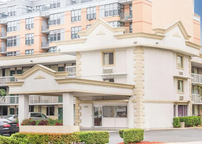 Days Inn By Wyndham Arlington Pentagon