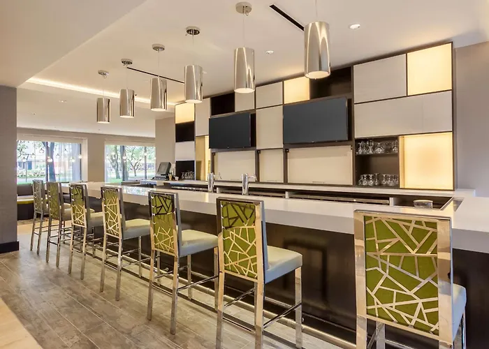 Doubletree By Hilton & Suites By The Galleria