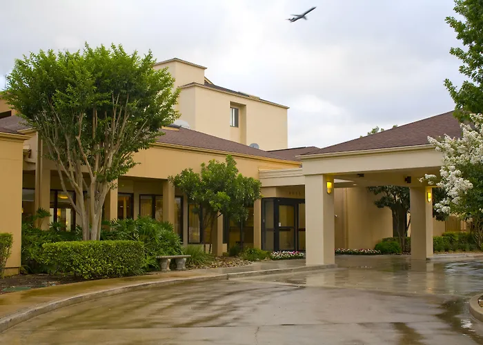 Courtyard By Marriott San Antonio Airport