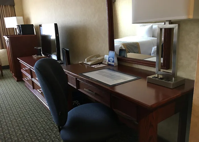 Best Western Voyageur Place Hotel