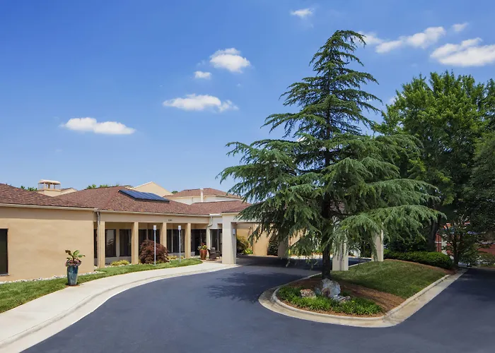 Courtyard By Marriott Raleigh Midtown