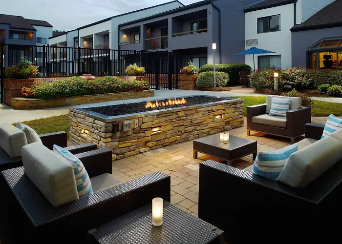 Courtyard By Marriott Raleigh Midtown