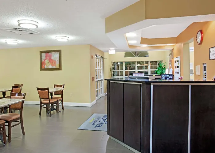 Microtel Inn By Wyndham University Place