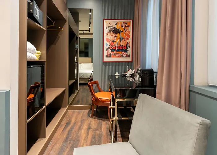 The Glam Boutique Hotel & Apt