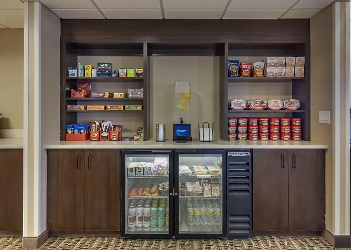 Comfort Inn & Suites Gateway To Glacier National Park Shelby