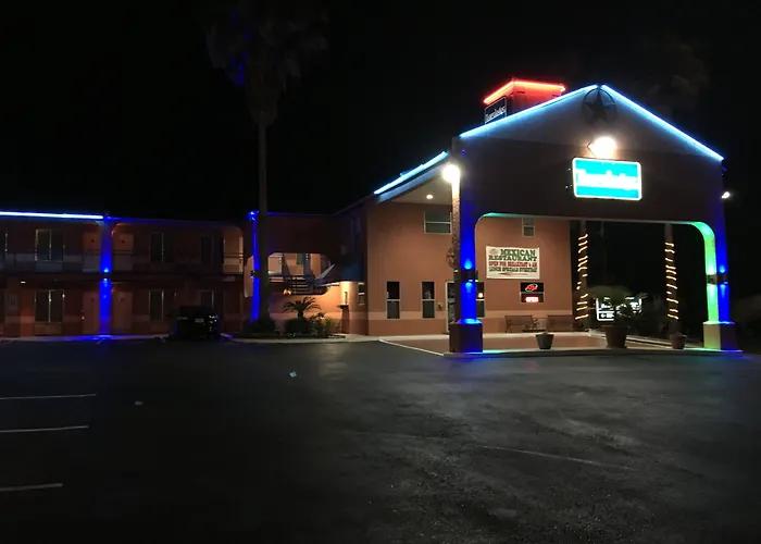 Econo Lodge Inn & Suites Near Lackland Afb