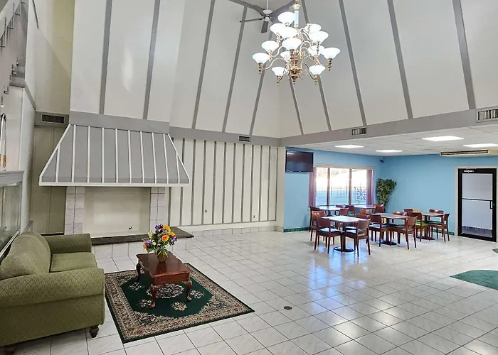 Days Inn By Wyndham Berlin Meriden