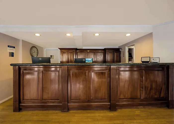 Surestay Plus By Best Western Woodbury Inn