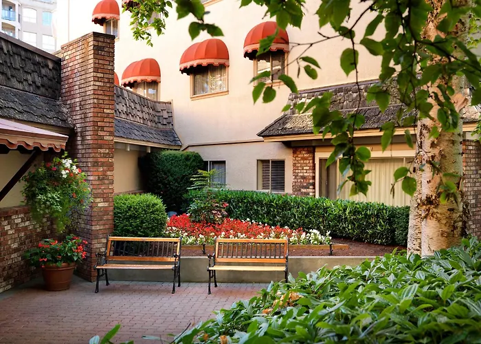 Royal Scot Hotel & Suites, Trademark Collection By Wyndham