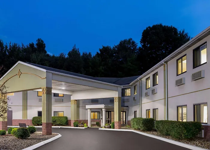 Super 8 By Wyndham Grove City