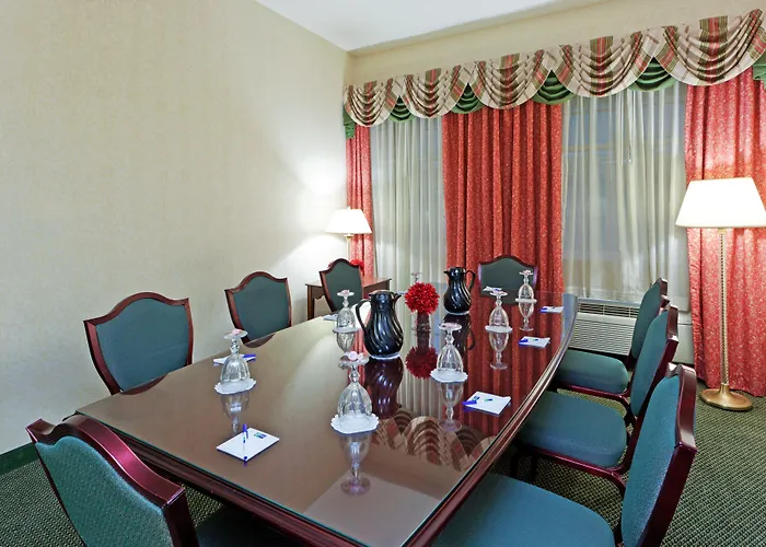 Holiday Inn Express State College At Williamsburg Square By Ihg