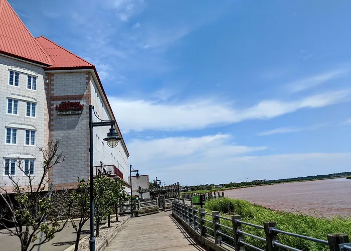 Chateau Moncton Trademark Collection By Wyndham
