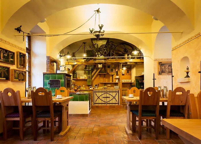 Hotel Selsky Dvur - Bohemian Village Courtyard