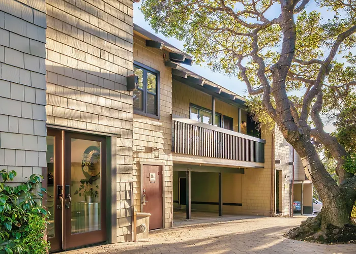 Carriage House Inn Carmel-by-the-Sea