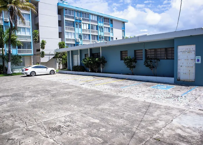 Borinquen Beach Inn