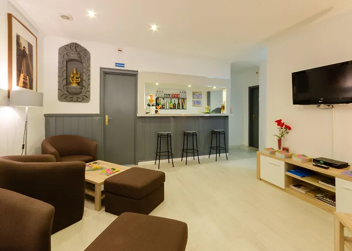 Dinya Lisbon Hotel&Lounge Bar