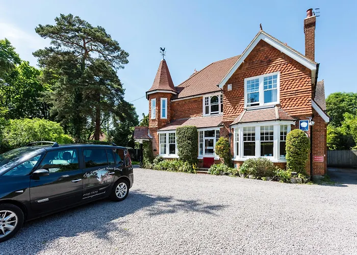The Lawn Guest House Gatwick