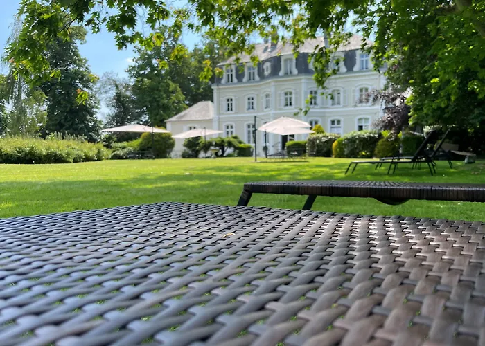 Hotel Chateau Clery