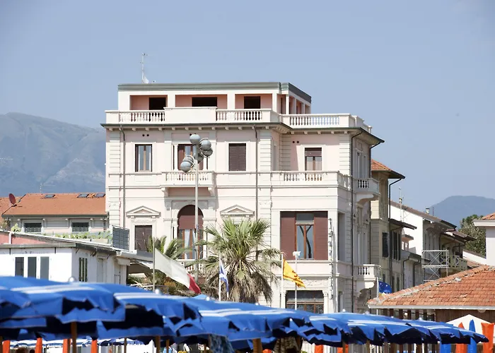Villa Tina Viareggio