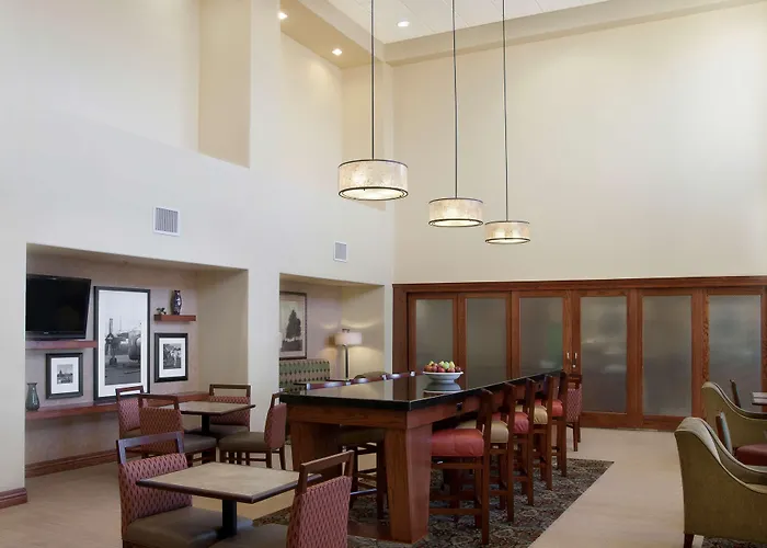 Hampton Inn And Suites-