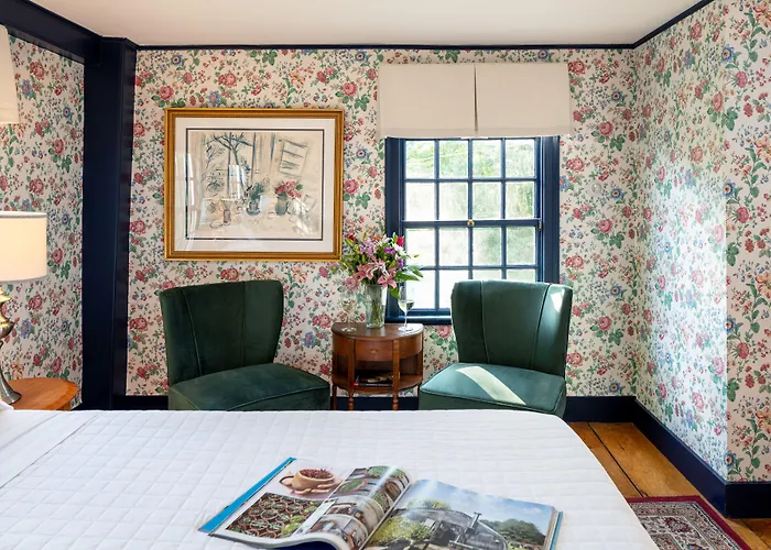 Waldo Emerson Inn