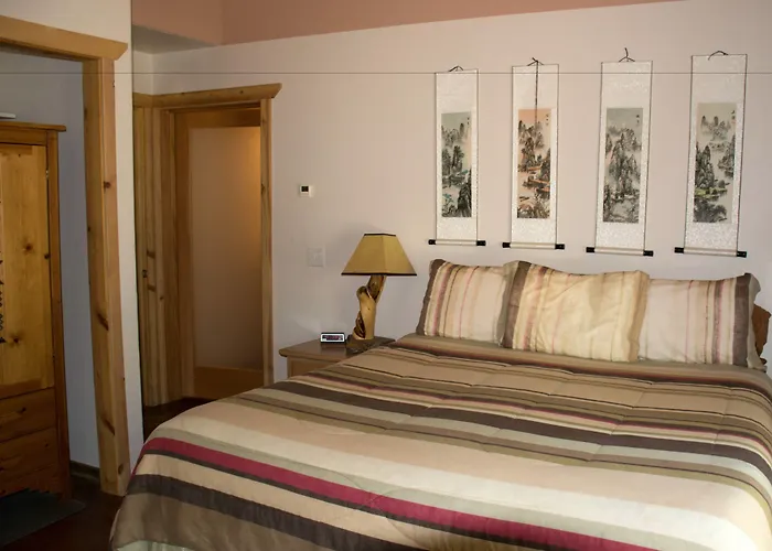 Diamondstone Guest Lodges La Pine