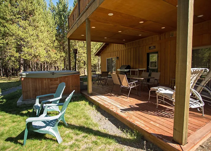 Diamondstone Guest Lodges