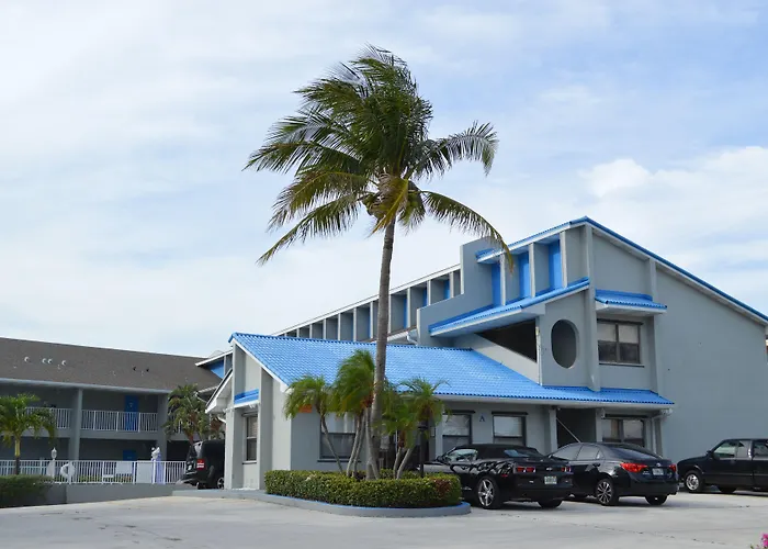 Dockside Inn &