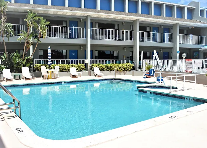 Dockside Inn &