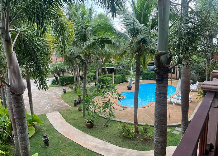 Lanta Seafront Resort