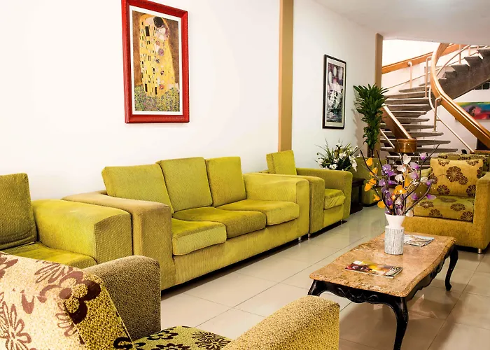 Hotel Puerta de Oro