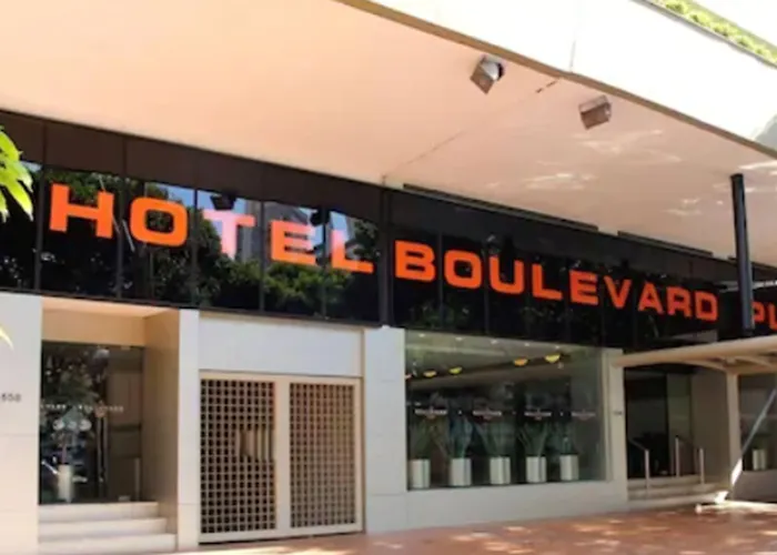 Boulevard Plaza
