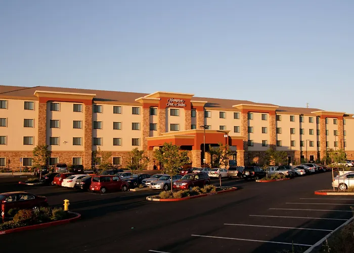 Hampton Inn & Suites