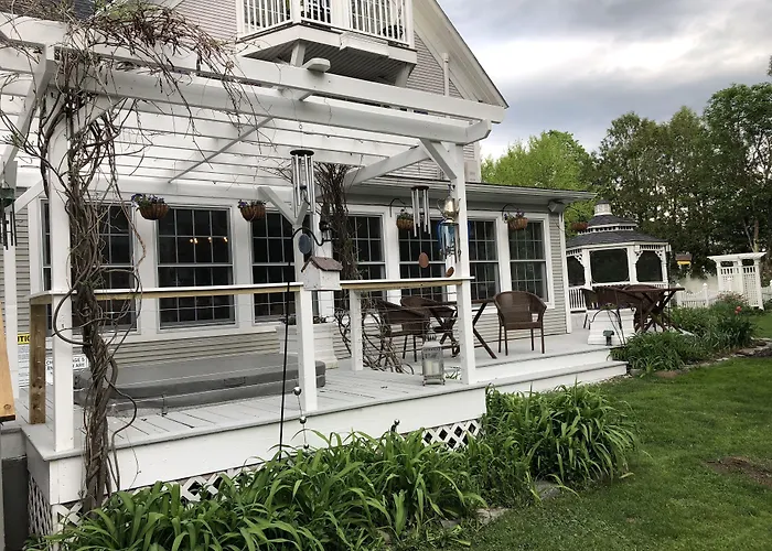 Phineas Swann Inn & Spa