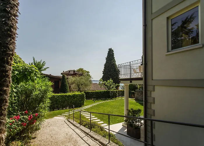Hotel Bella Riva Gardone Riviera