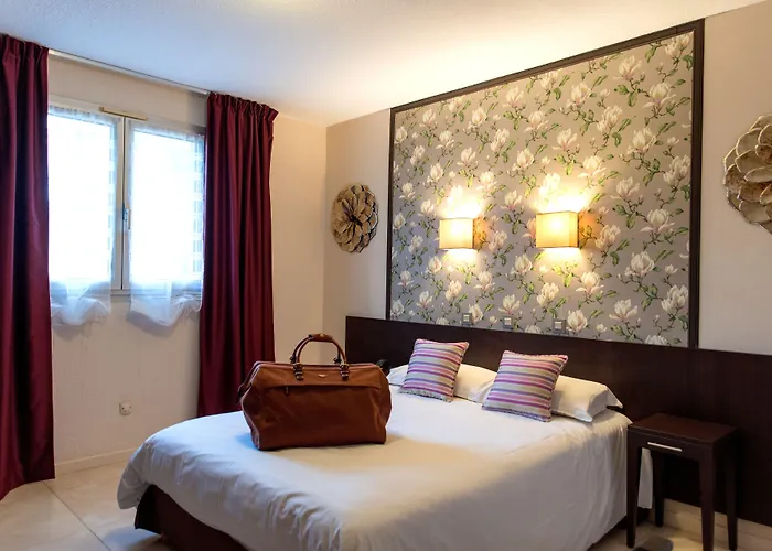 Logis Hostellerie De L'Abbaye