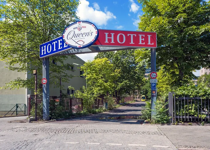Queens Park Hotel