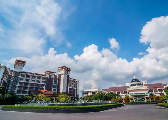 Summit Windmill Golf Suite Hotel At Suvarnabhumi