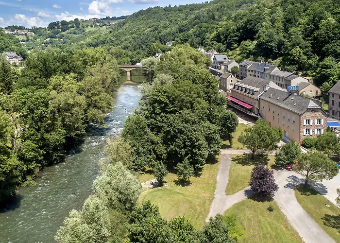Hôtel Restaurant Les 2 Rives *** Logis Banassac