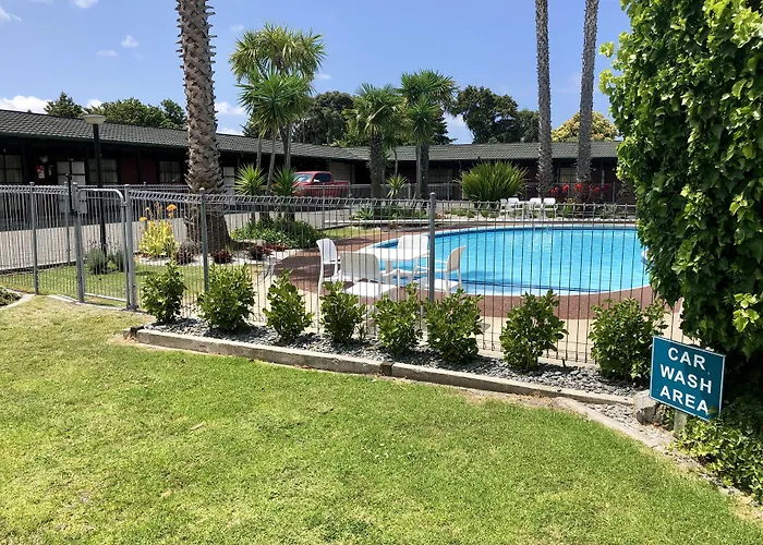 Teal Motor Lodge